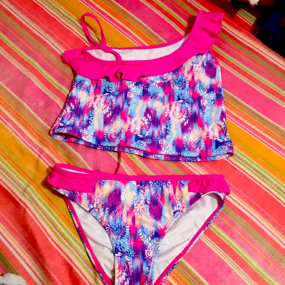 Girls swimwear